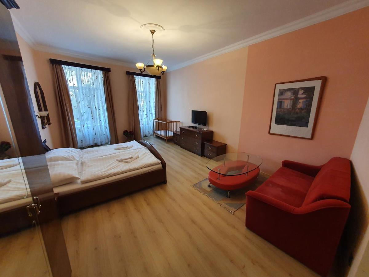 كارلوفي فاري Evergreen Apartments Hotel المظهر الخارجي الصورة