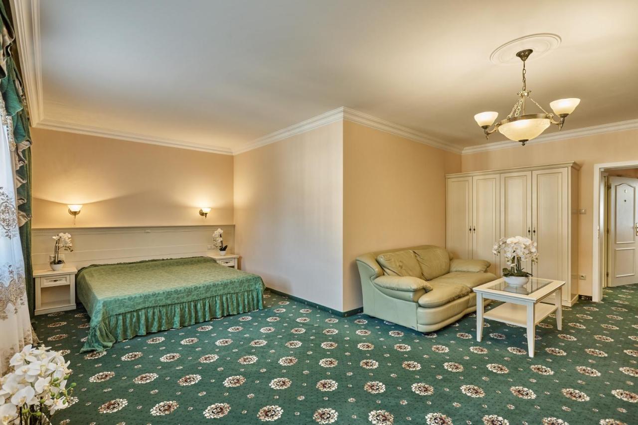 كارلوفي فاري Evergreen Apartments Hotel المظهر الخارجي الصورة